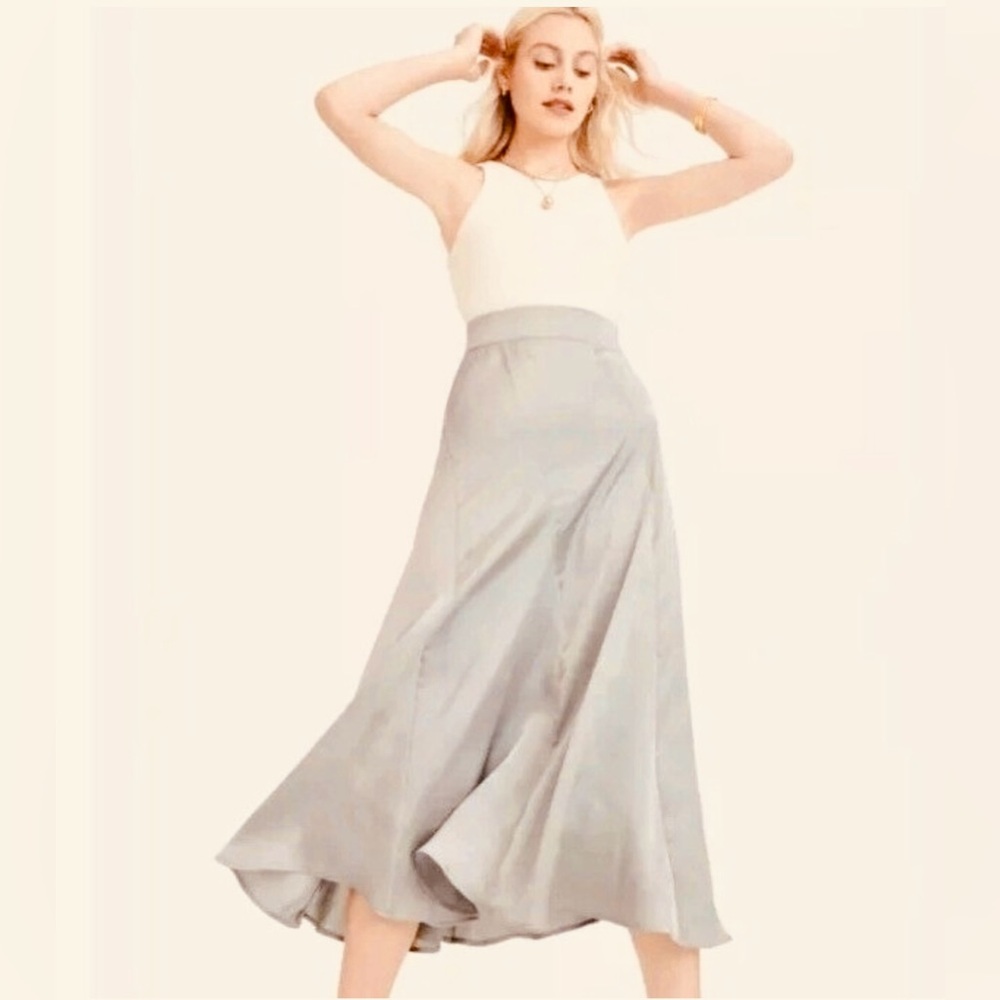 Size 4, DKNY high waisted midi skirt